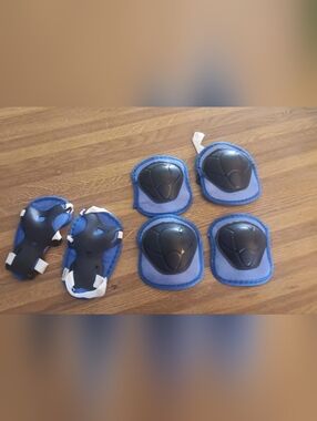 Blue Kids Knee and Elbow Pads Set